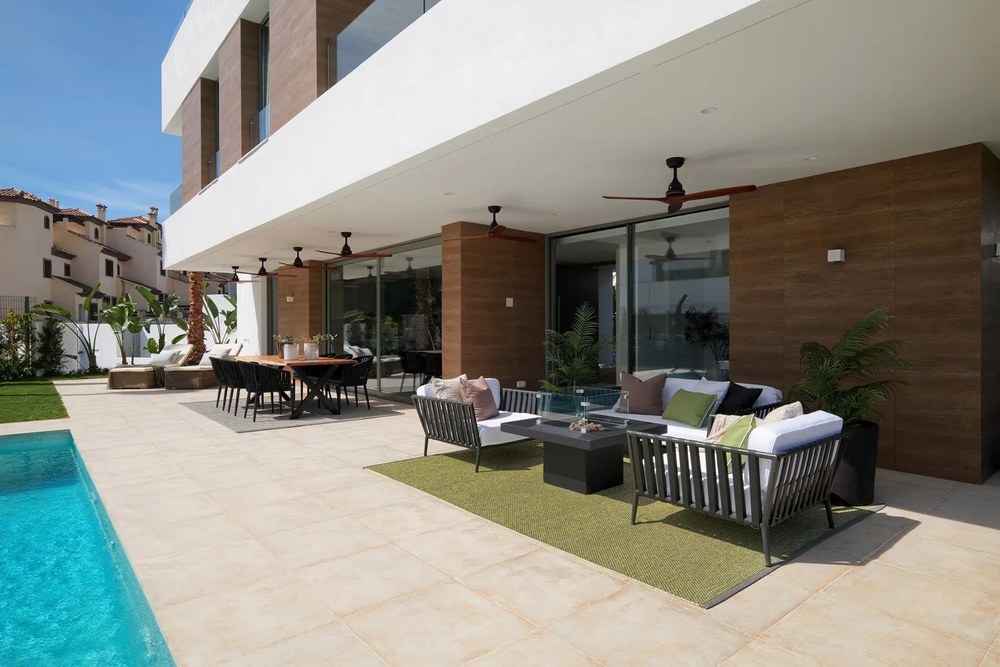 Poduszka odpowiednia na zewnątrz 38x58 cm Sunny Grey – Pappelina