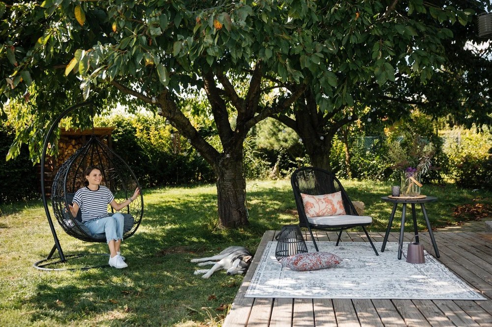 Szary stół ogrodowy Bonami Essentials Lounge, ø 51 cm