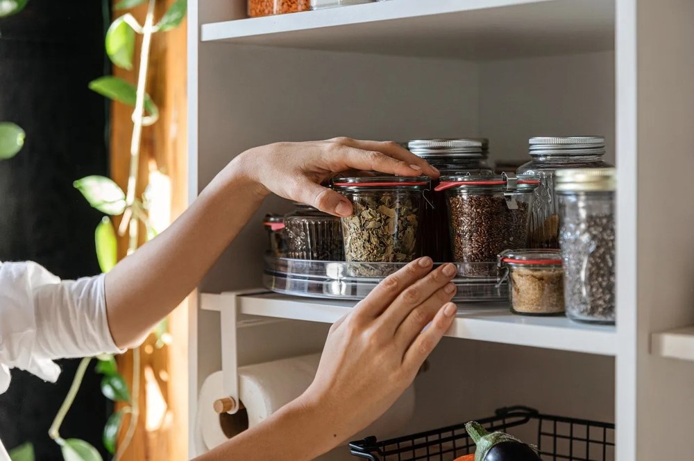 Obrotowy plastikowy organizer na przyprawy ø 24 cm – Casa De Engel