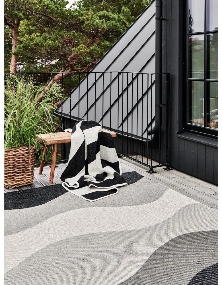 Czarno-biały koc z mieszanki wełny 140x180 cm Bob Black Vanilla – Pappelina