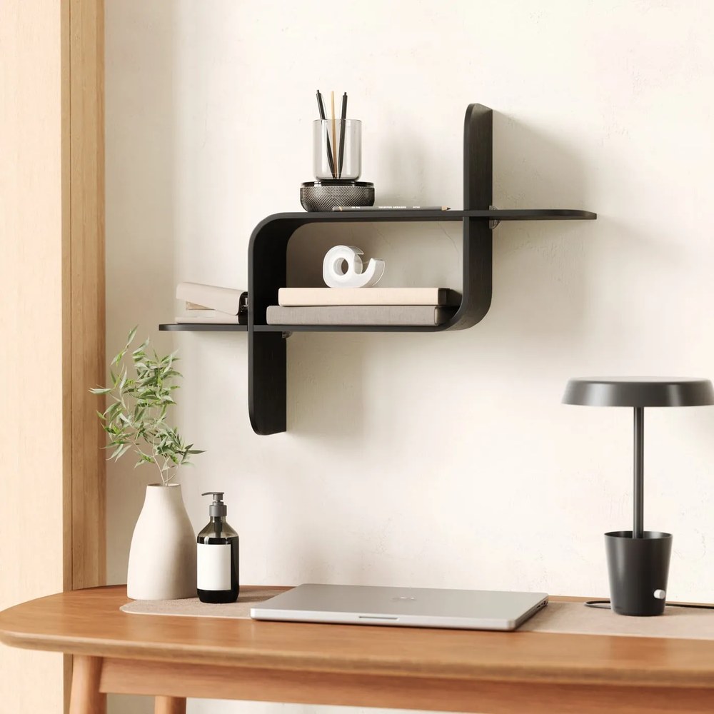 Czarna wielopoziomowa półka z litego drewna kauczukowego 62 cm Montage – Umbra