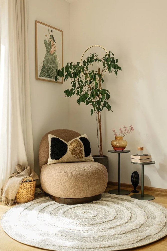 Brązowy fotel Artie Tina