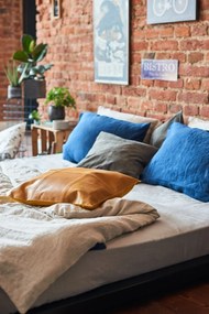 Jasnoszare elastyczne prześcieradło lniane Linen Tales, 180x200 cm