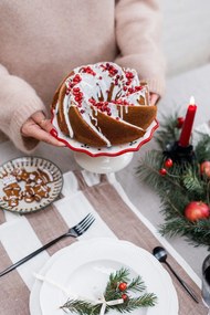 Ceramiczna etażerka ze świątecznym motywem Naive – Bloomingville