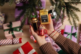 Szklana ozdoba świąteczna wykonana ręcznie ø 5,5 cm Christmas Cafetiere – Sass &amp; Belle