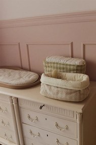 Jasnoróżowy tekstylny dziecięcy kosz na zabawki 30x20x20 cm Swan Rose – Lorena Canals