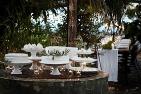 Biała kamionkowa taca na tort Costa Nova Pearl, ⌀ 22 cm