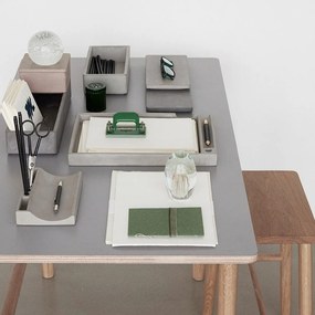 Hoker z litego drewna dębowego w naturalnym kolorze (wysokość siedziska 52 cm) Folk – Hübsch