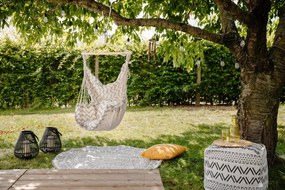 Kremowy tapicerowany wiszący fotel ogrodowy Tobago – Garden Pleasure