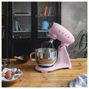Różowy robot kuchenny Retro Style – SMEG