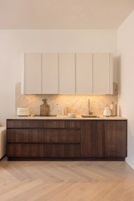 Czarny uchwyt na ręczniki kuchenne Metaltex My Roll Lava