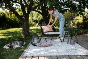 Szary stół ogrodowy Bonami Essentials Lounge, ø 51 cm