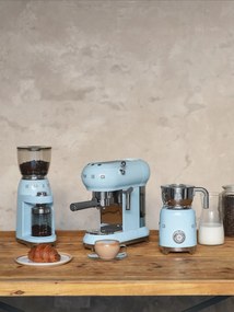 Jasnoniebieski spieniacz do mleka 50's Retro Style – SMEG