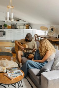 Zapachowa sojowa świeca czas palenia 40 h #70 Moss, Black Pepper, Cypress – Perfumed Prague