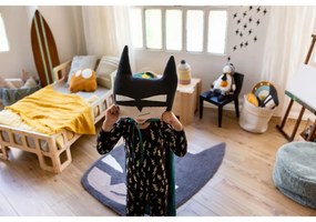 Czarny wełniany dywan dziecięcy tkany ręcznie odpowiedni do prania 90x120 cm BatBoy – Lorena Canals