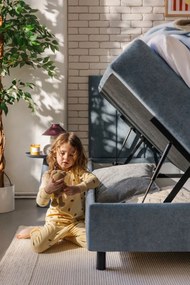 Niebieskie łóżko kontynentalne ze schowkiem 180x200 cm Elva Bold Line – Bonami Selection