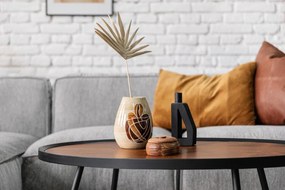 Czarny stolik z blatem w dekorze orzecha Kave Home Kamelia