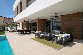 Poduszka odpowiednia na zewnątrz 38x58 cm Sunny Grey – Pappelina