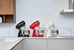 Kremowy robot kuchenny Retro Style – SMEG