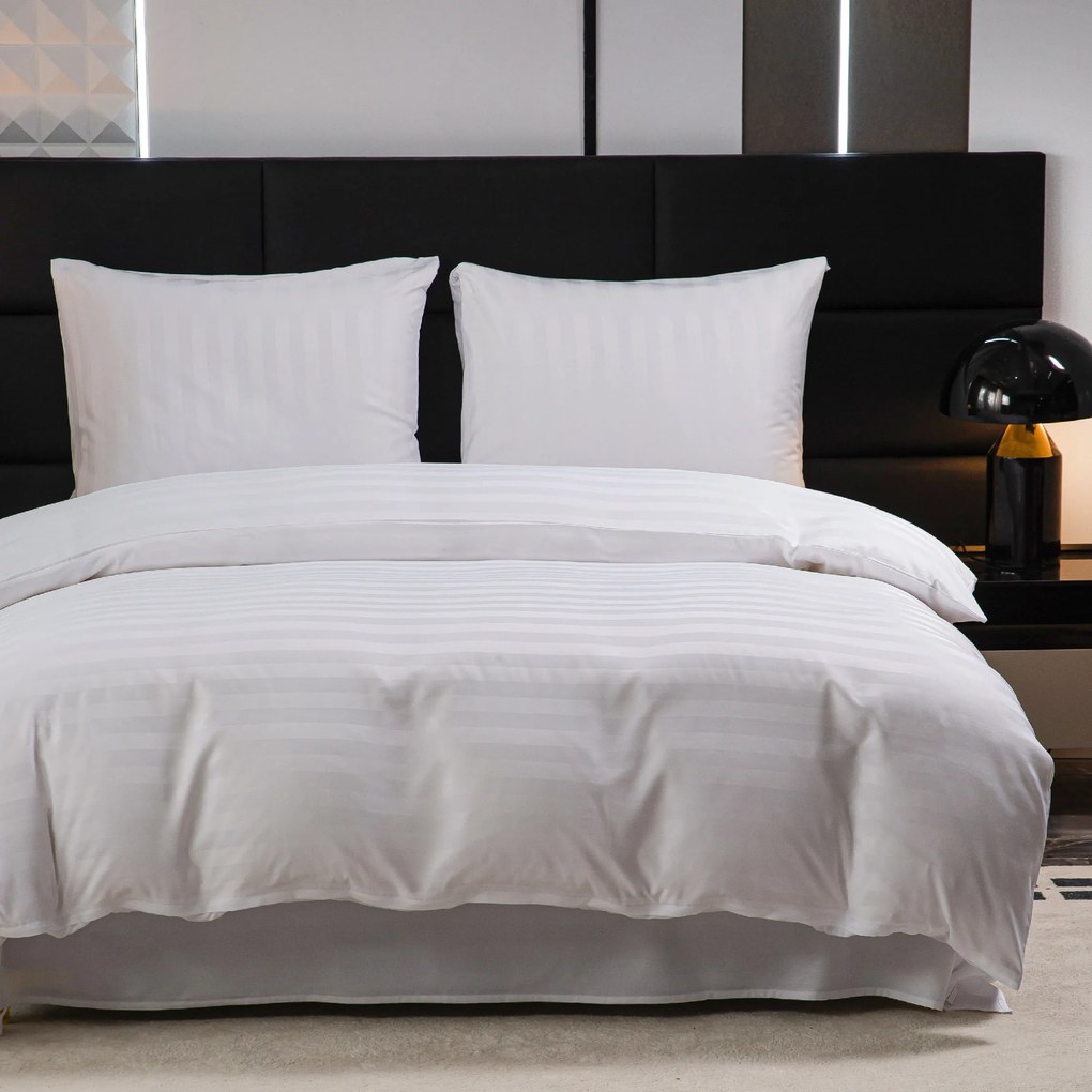 PrzytulneMieszkanie.pl PrzytulneMieszkanie.pl Hotelowa pościel z mikrowłókna JASMINE biała - pasek 2 cm Rozmiar pościeli: 70 x 90 cm | 140 x 200 cm