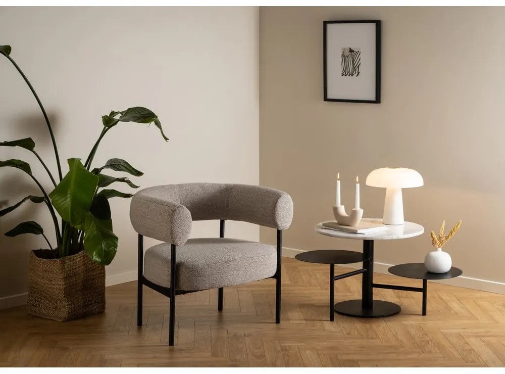 Beżowy fotel z materiału bouclé Oakfield – Actona