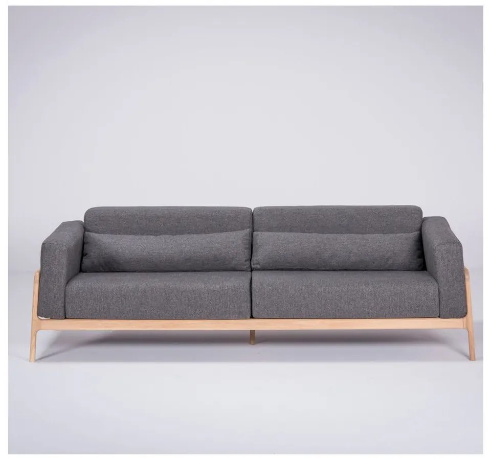 Ciemnoszara sofa z konstrukcją z drewna dębowego Gazzda Fawn, 240 cm