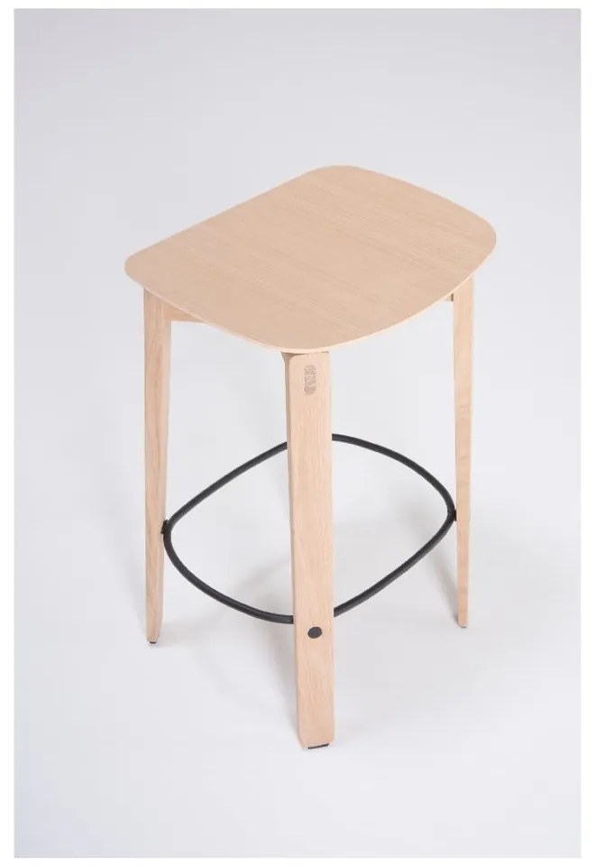 Hoker z litego drewna dębowego w naturalnym kolorze (wysokość siedziska 65 cm) Nora – Gazzda