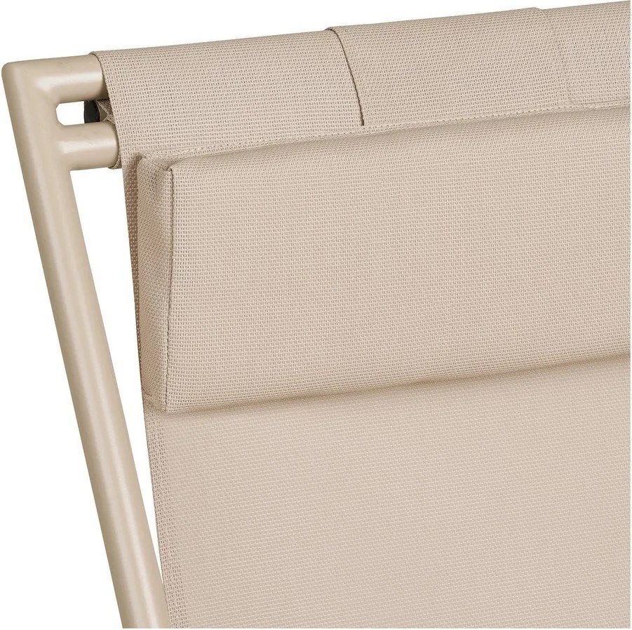 Beżowy metalowy leżak ogrodowy Curtis – House Nordic