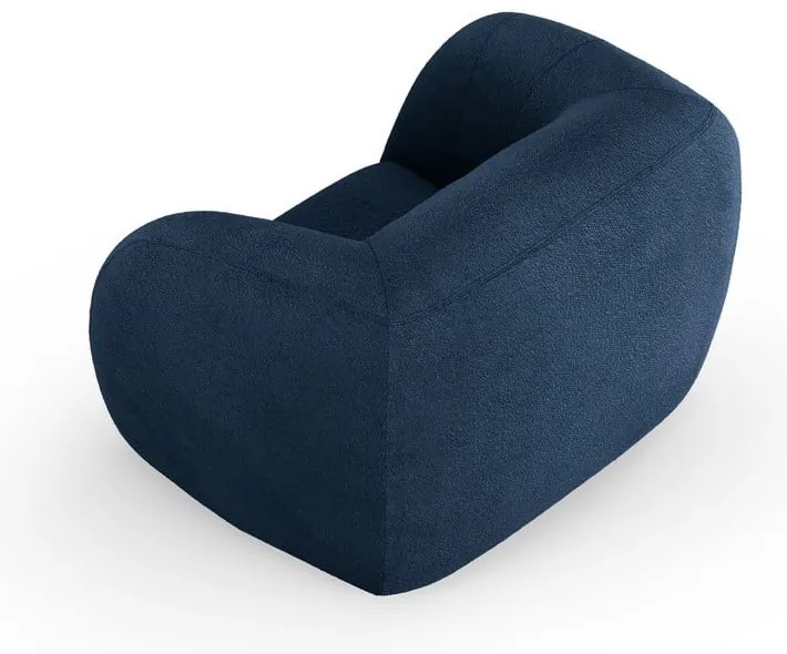 Niebieski fotel z materiału bouclé Essen – Cosmopolitan Design