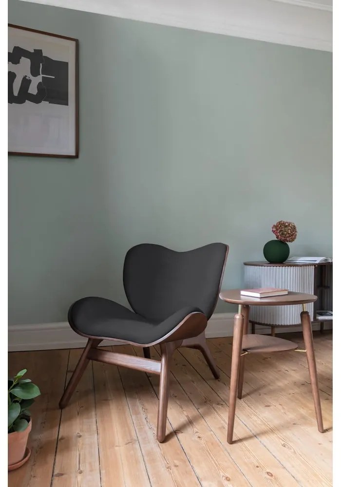 Beżowy fotel A Conversation Piece – UMAGE