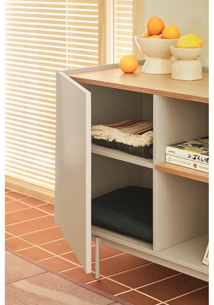 Beżowo-naturalna niska komoda w dekorze dębu 130x78 cm Otto – Teulat