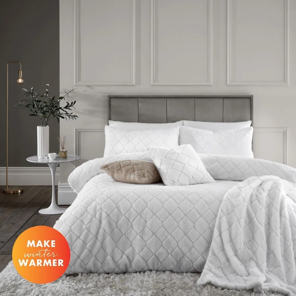 Biała pościel dwuosobowa z mikropluszu 230x220 cm Cosy Diamond – Catherine Lansfield