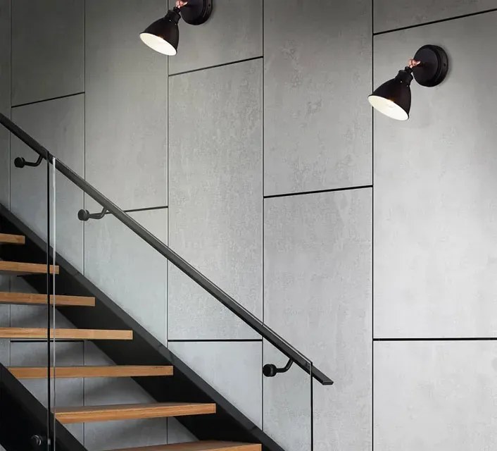 Czarny metalowy kinkiet z ruchomym kloszem K2-S68