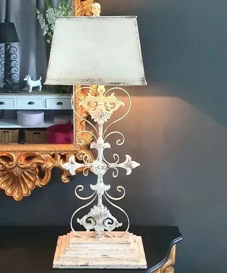 Lampa stołowa Deko Trends 'Antique Cross' 95 cm kremowa metalowa z abażurem 36x20x24 cm