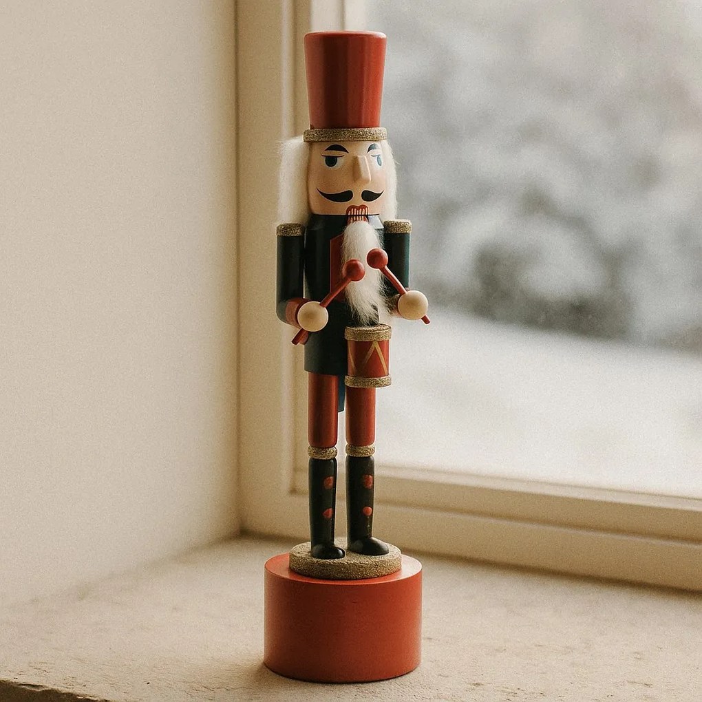 Dziadek do orzechów z bębenkiem, 30 cm