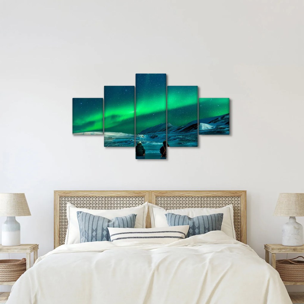 Obraz ludzi w pobliżu zorzy polarnej (125x70 cm)