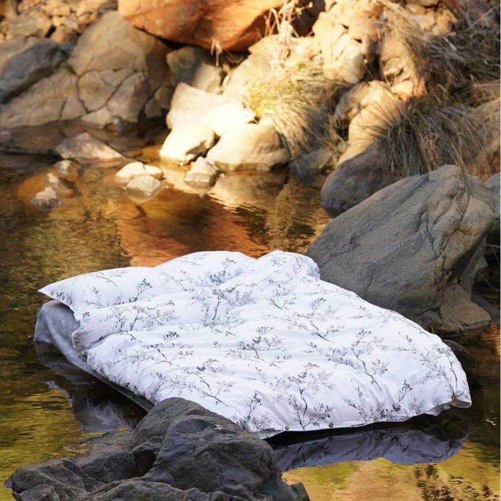 Biało-szara pościel dwuosobowa z bawełny renforcé 240x220 cm White Floral – Mila Home Luxury