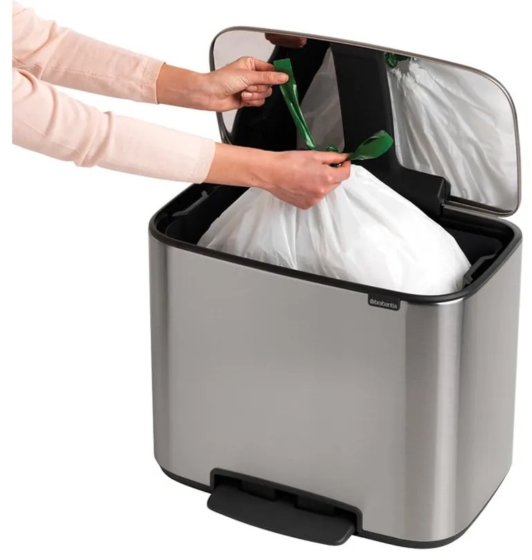Stalowy kosz na śmieci z pedałem w kolorze matowego srebra 36 l Bo – Brabantia