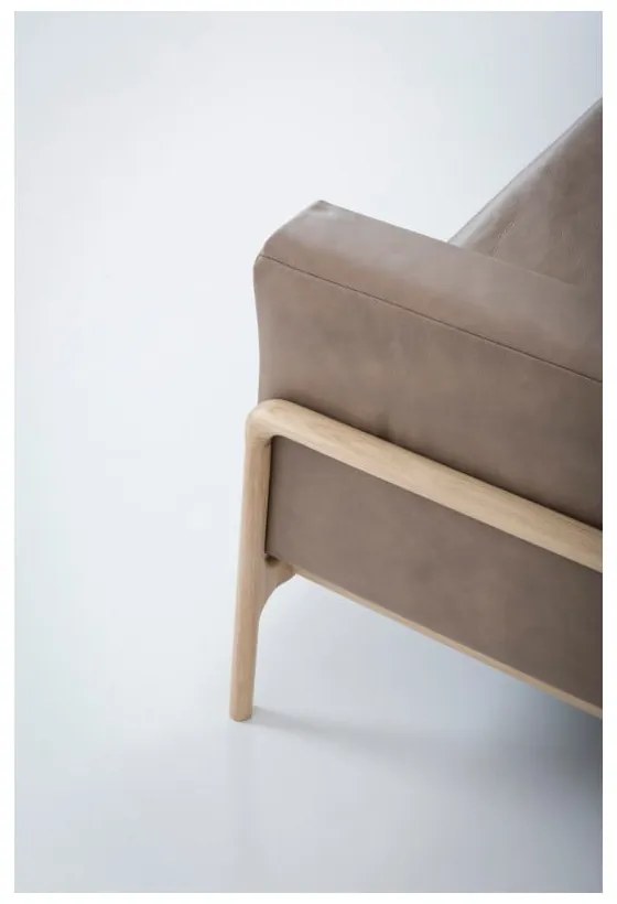 Jasnobrązowa sofa z bawolej skóry z konstrukcją z litego drewna dębowego Gazzda Fawn, 240 cm