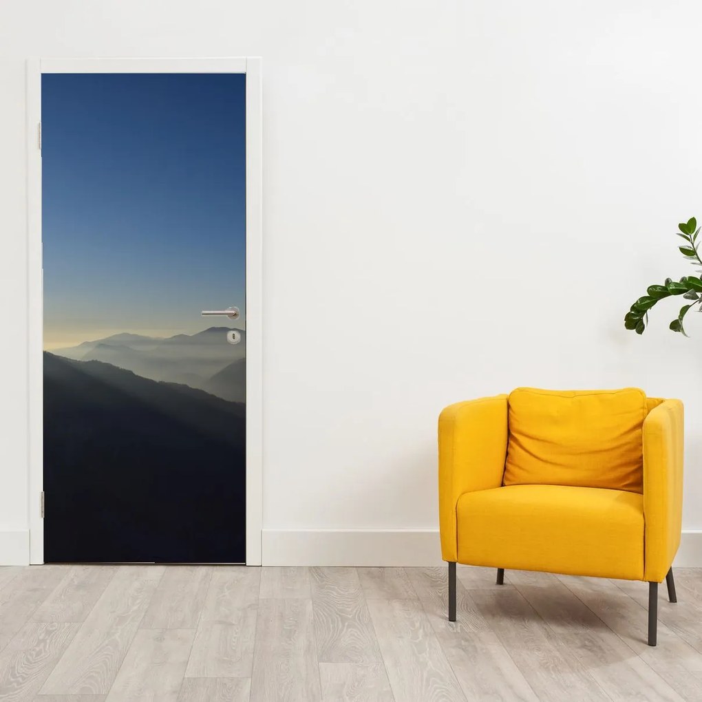 Fototapeta na drzwi - Nad szczytami gór (95x205cm)