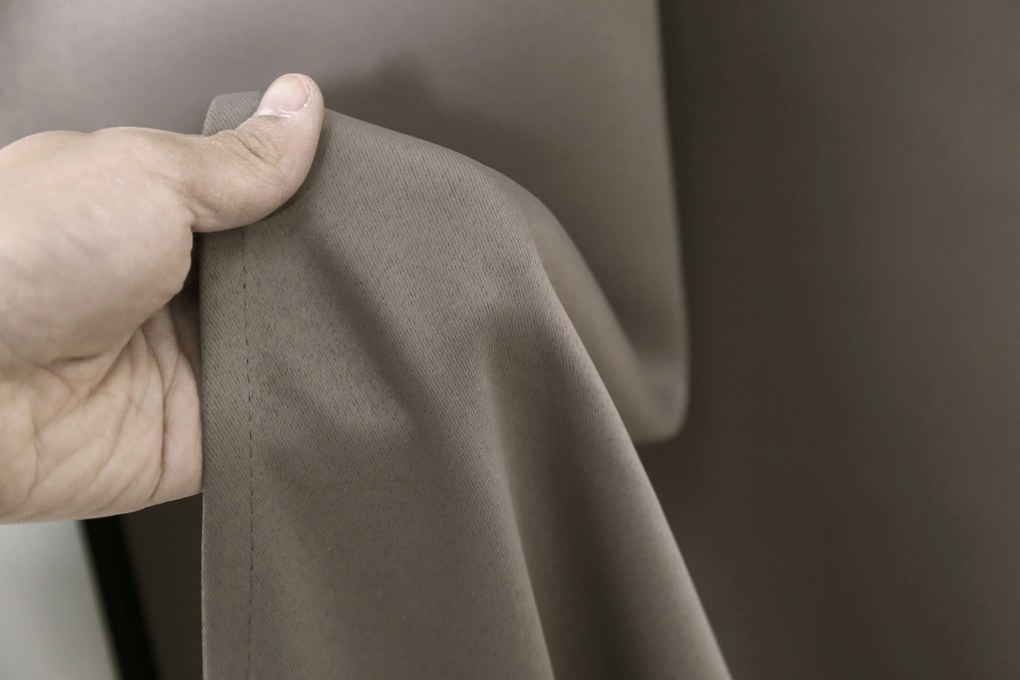 Szaro-brązowa zasłona OXFORD 140x250 cm Zawieszanie: Metalowe pierścienie