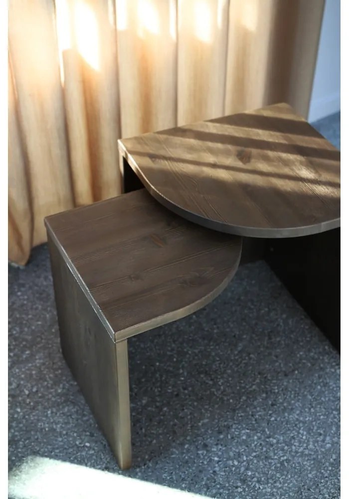 Ciemnobrązowe stoliki zestaw z litego drewna sosnowego 2 szt. Combine – Karup Design