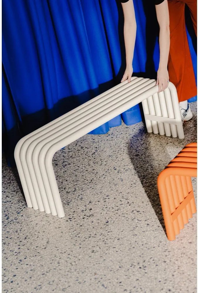 Beżowa metalowa ławka ogrodowa Nokk – noo.ma