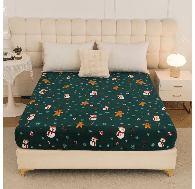 PrzytulneMieszkanie.pl Prześcieradło z mikropluszu SNOWMAN AND GINGERBREAD 160x200 cm zielone