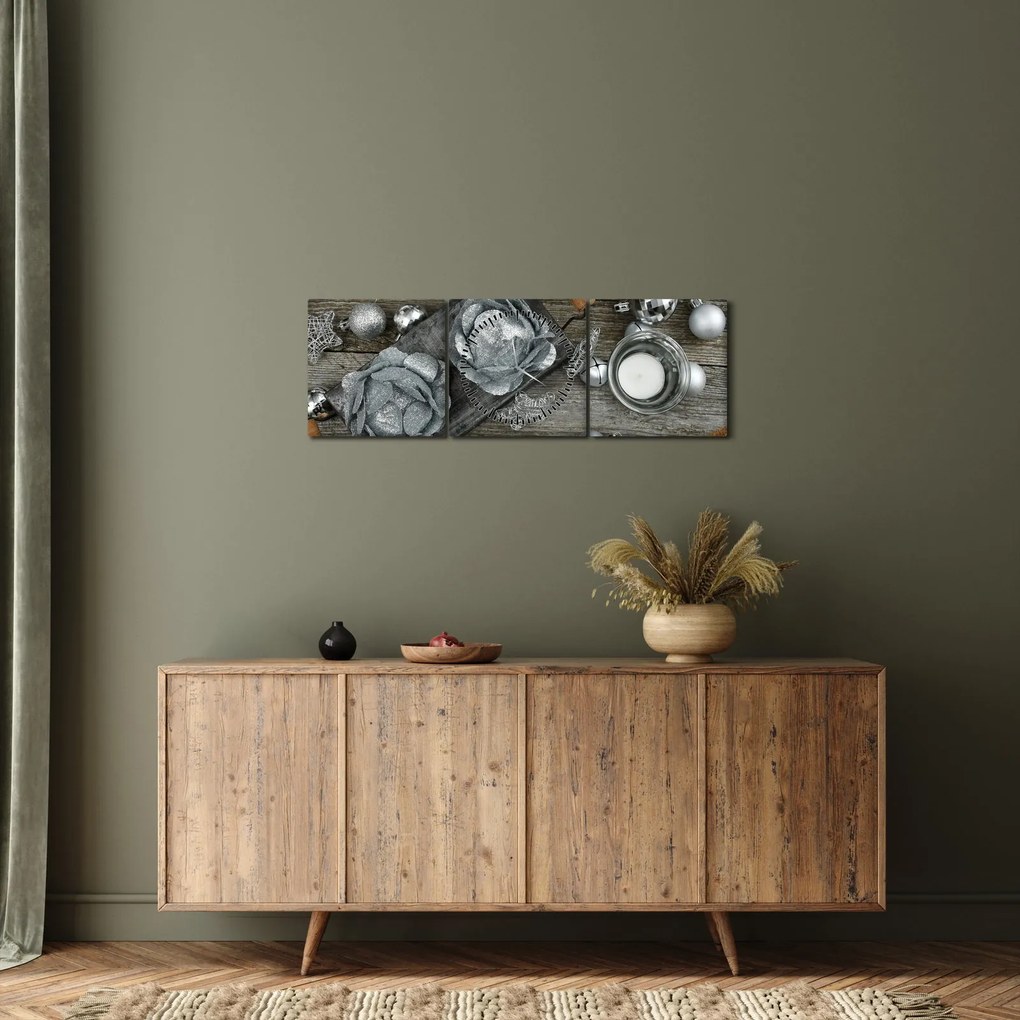 Obraz - srebrne ozdoby świąteczne (z zegarem) (90x30 cm)