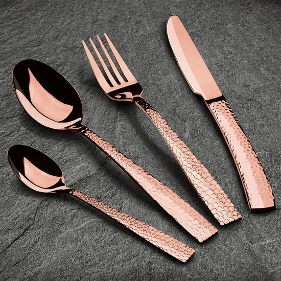 Komplet złotych sztućców w stylu glamour N9-G04