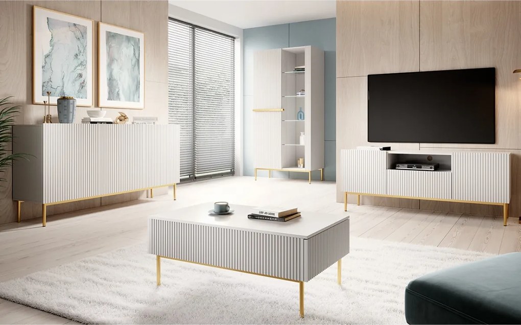 Komoda Nicole 150 cm trzydrzwiowa z ryflowanym frontem - biały mat / złote nóżki