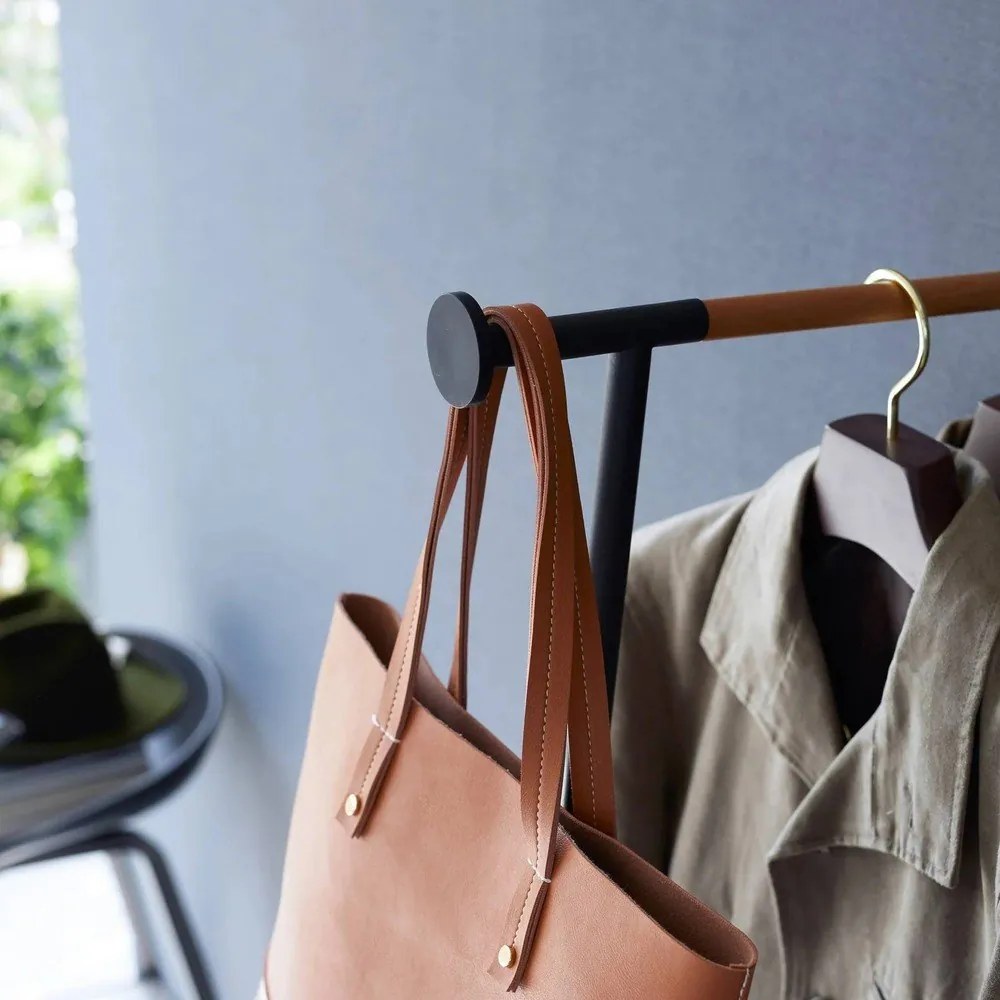 Czarny metalowy wieszak ścienny 38,5 cm Tower – YAMAZAKI