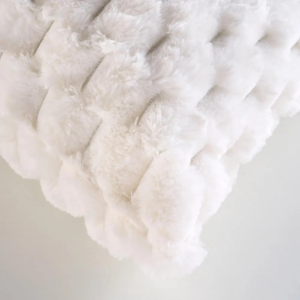 Poduszka dekoracyjna ze sztucznego futra 45x45 cm Frosty – douceur d'intérieur