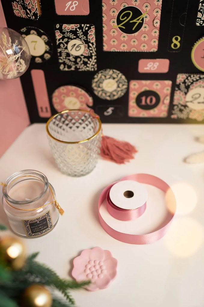 Kalendarz adwentowy ze świeczkami